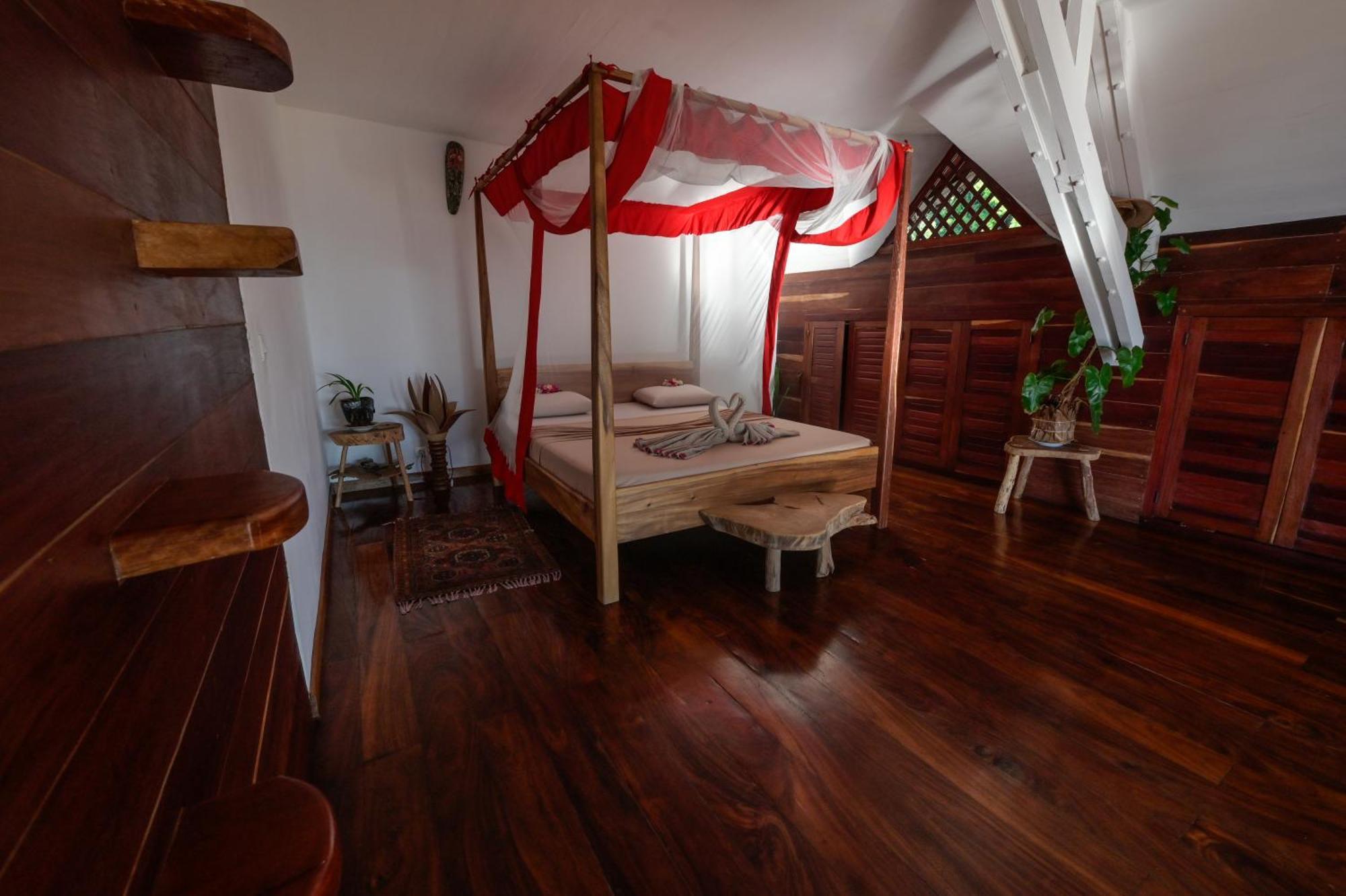 Shambala Madagascar: Beachfront Lodge And Adventures Ambolobozo Εξωτερικό φωτογραφία