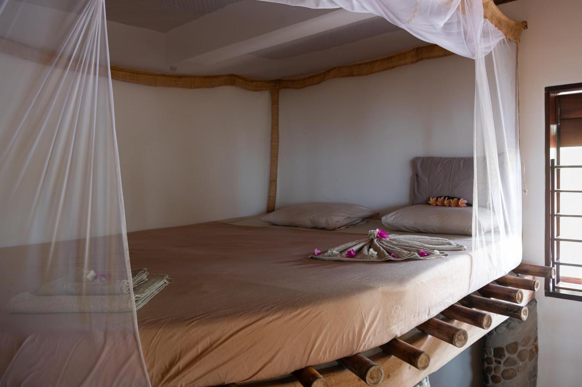Shambala Madagascar: Beachfront Lodge And Adventures Ambolobozo Εξωτερικό φωτογραφία