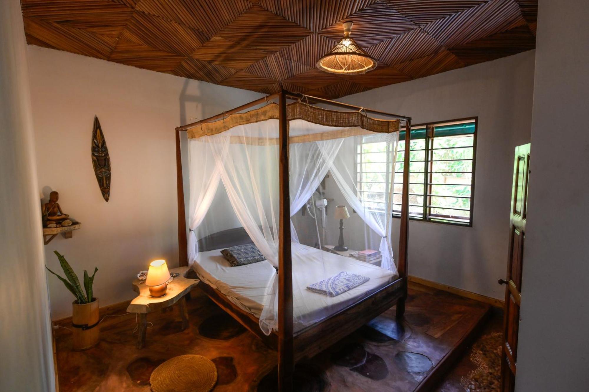 Shambala Madagascar: Beachfront Lodge And Adventures Ambolobozo Εξωτερικό φωτογραφία